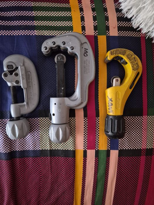 Vand piese instalatii sanitare