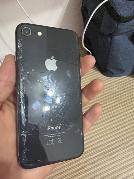 Продам iphone 8 64gb с коробкой