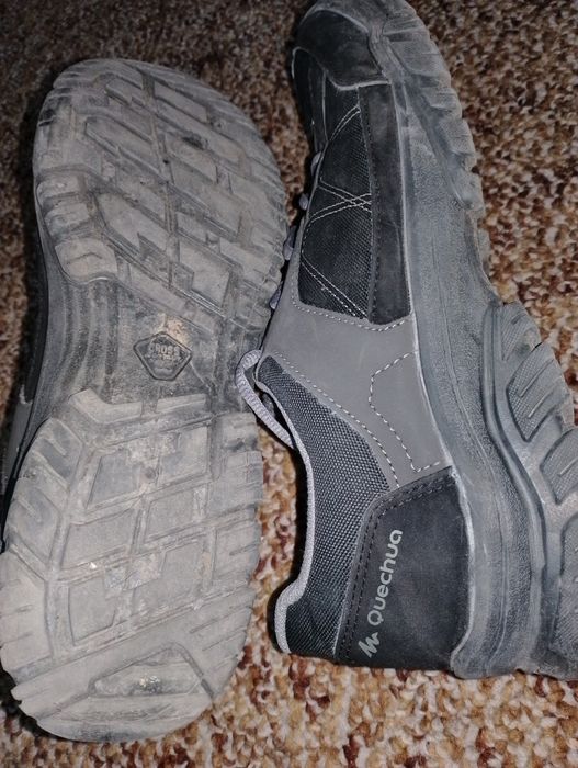 Продавам маратонки QUECHUA