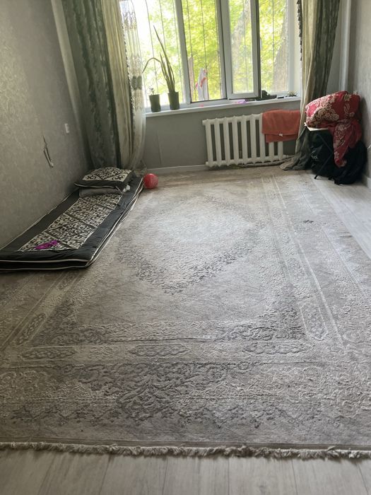 Продам ковер срочно