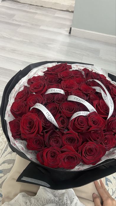 Desso flowers, свежие красные розы