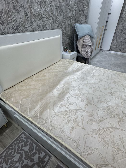 Не пружинный матрас 160х200