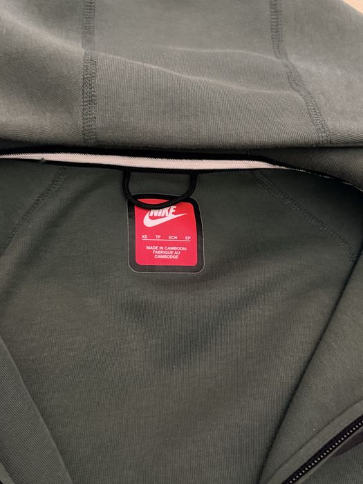 Nike tech fleece dark green