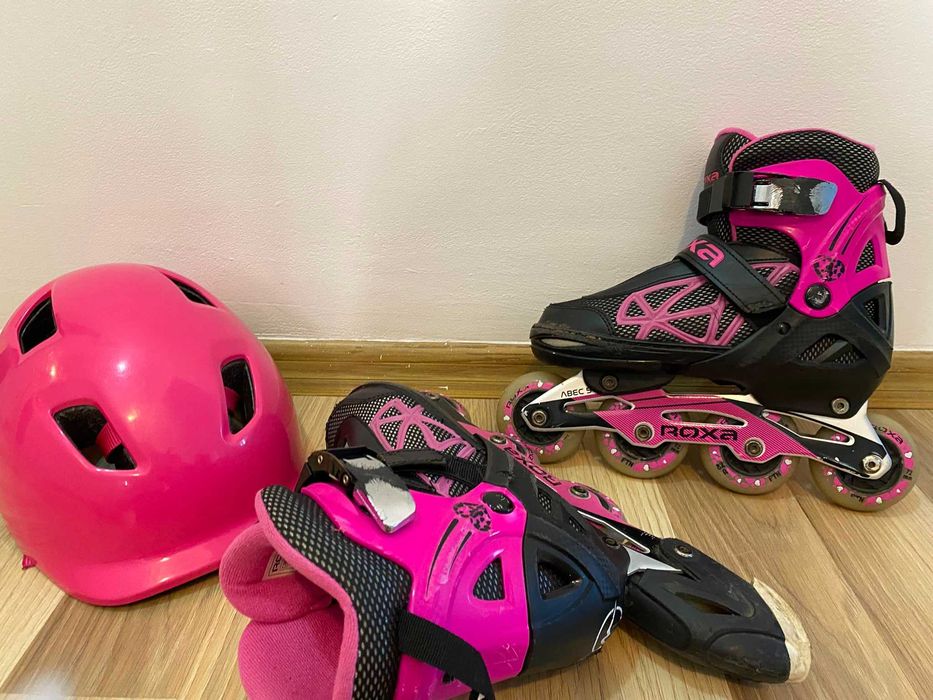Role ROXA reglabile negru si roz , marimea 35-38