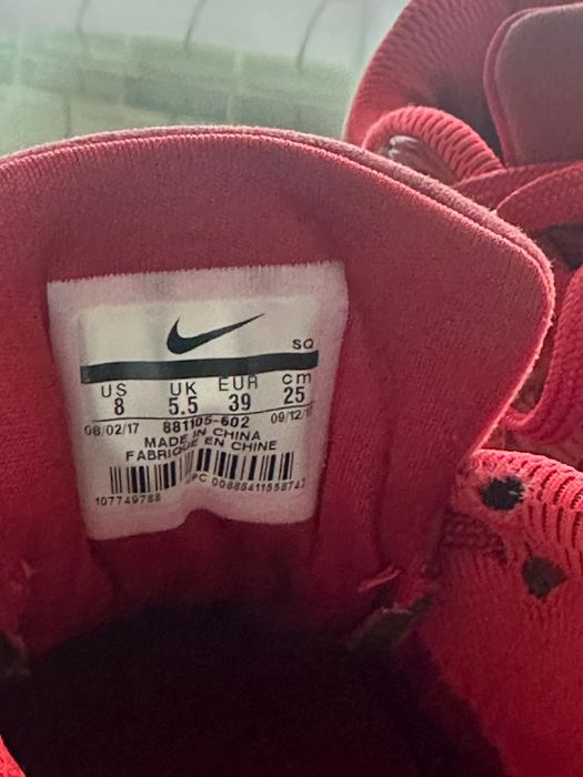 Дамски маратонки Nike
