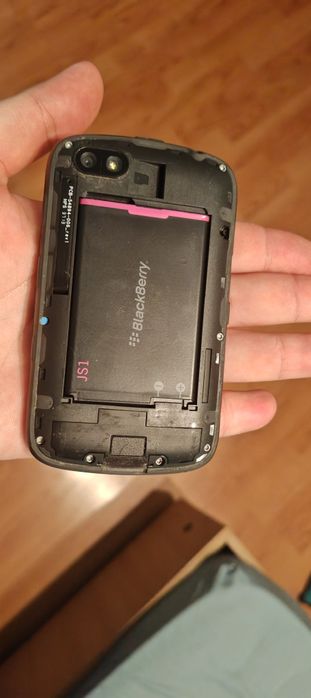 Blackberry 9720.