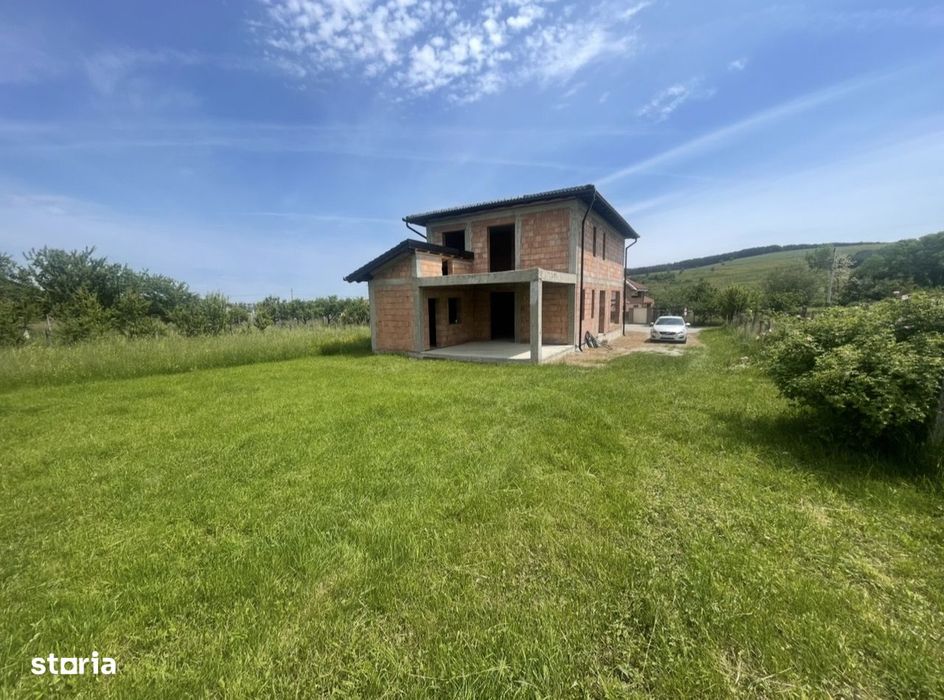 Casa nouă singur în curte 160 mp P+E la roșu cu 500 mp teren Poplaca