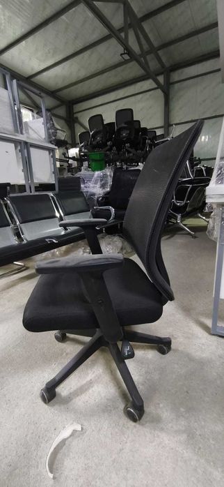 Офисное кресло B853\Black