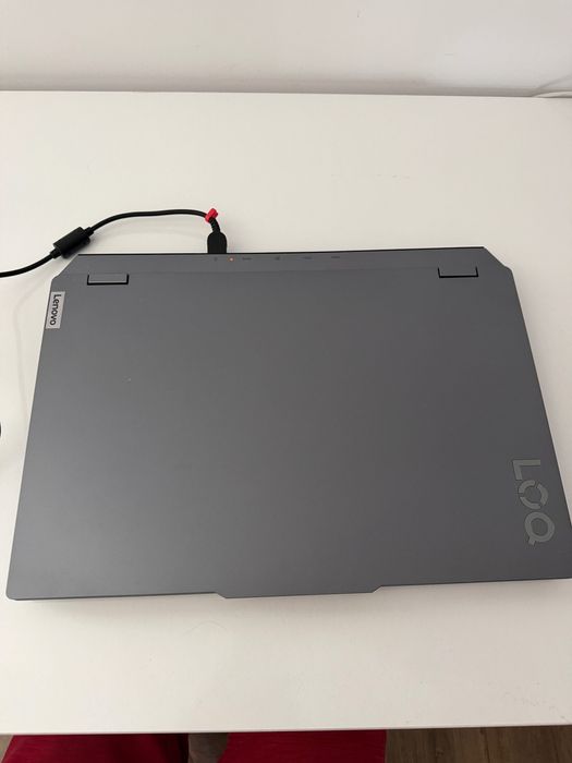 Геймърски лаптоп Lenovo Loq