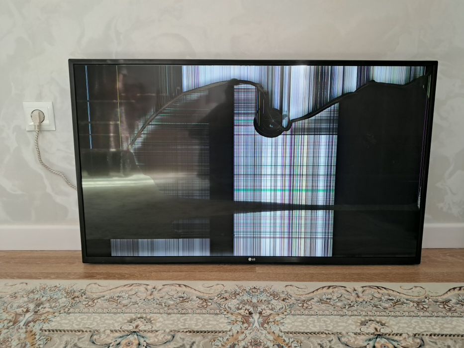 Продам телевизор LG smart tv
