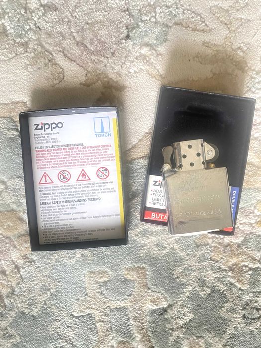 Insert Zippo nou la cutie