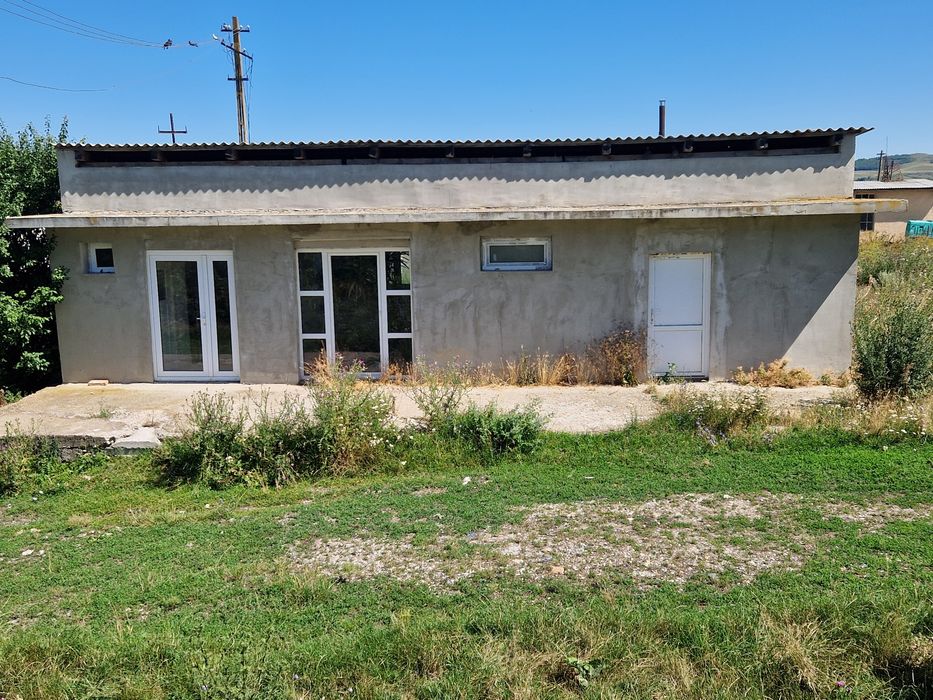 6.5 ha intravilan-Parc industrial/logistic  . Posibilitate de parcelare. Toate utilitatile