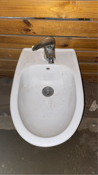 Продам биде в отличном состоянии.