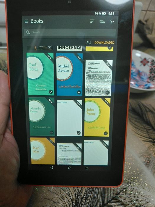 Vind amazon fire generația 5 cu peste 2300 de cărți în limba română