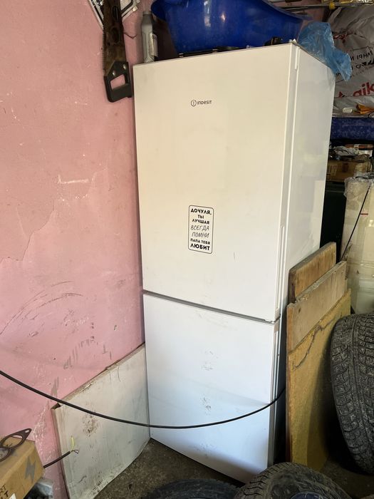 Продам холодильник на з/ч