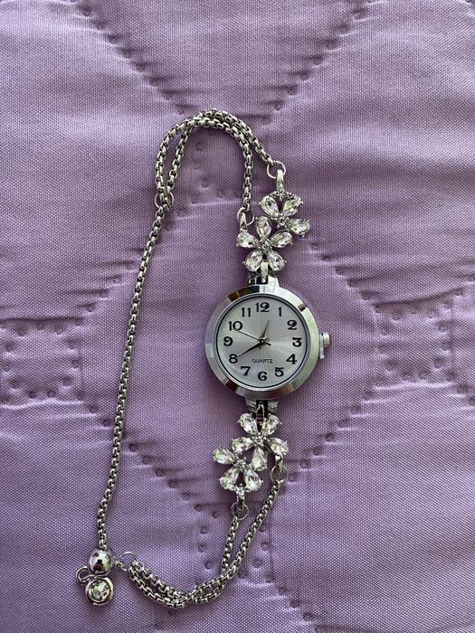 Сребристи гривни