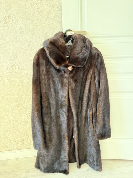 Продам норковую шубу