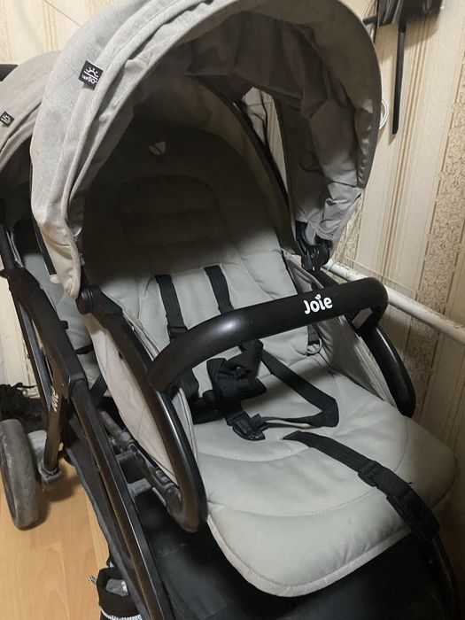 Коляска двойная