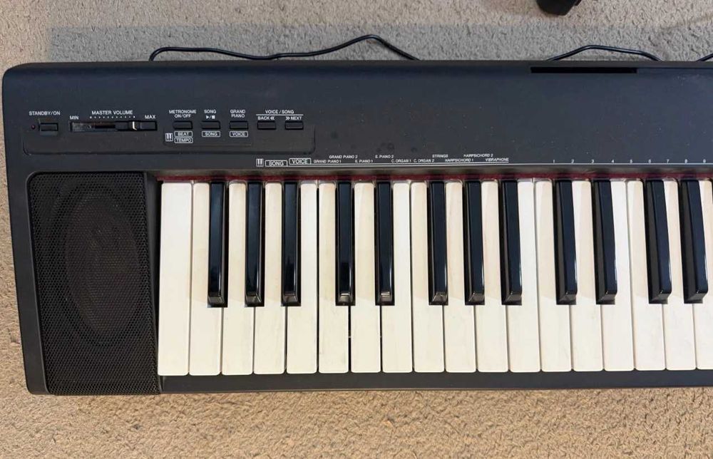 Продава преносимо пиано Yamaha N-30 Grand piano в отлично състояание.
