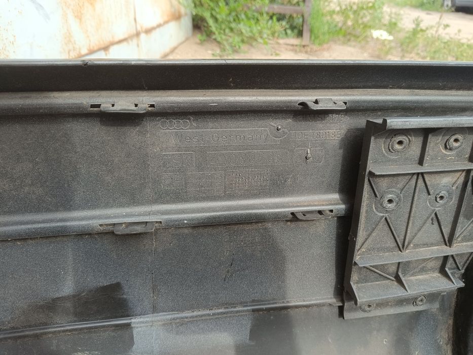 Задний бампер Ауди 100 С4