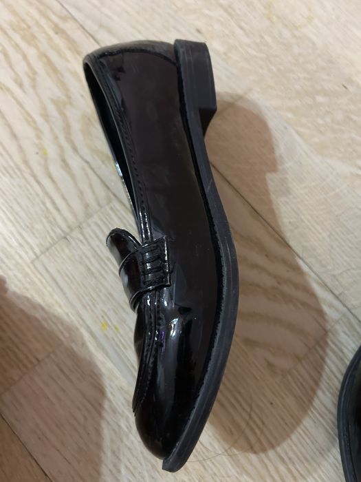 Продам туфли для девочк