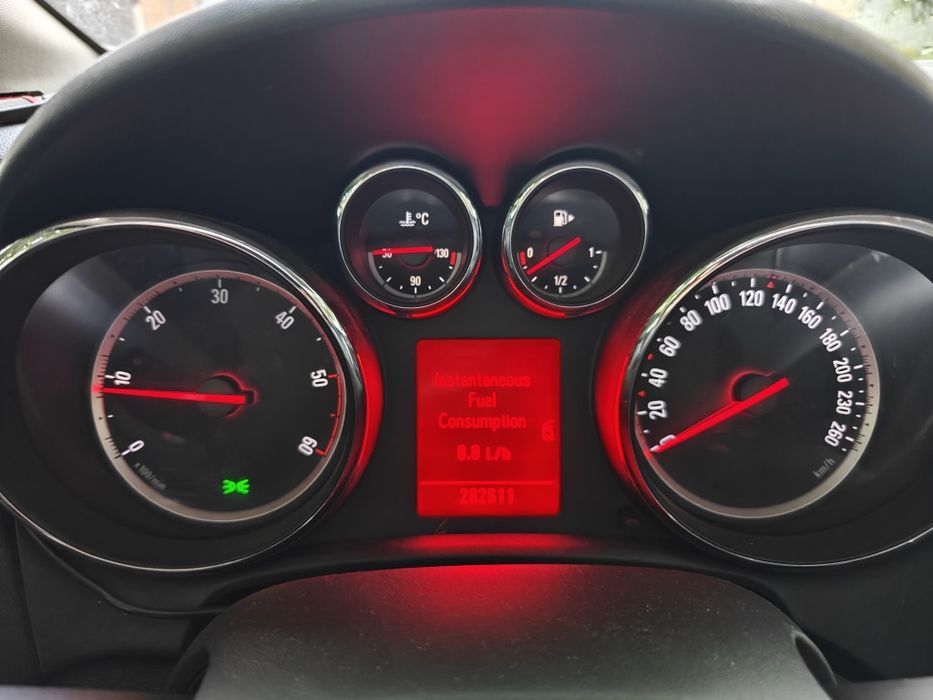 Vând Opel Astra J sport tourer 1.7  2011