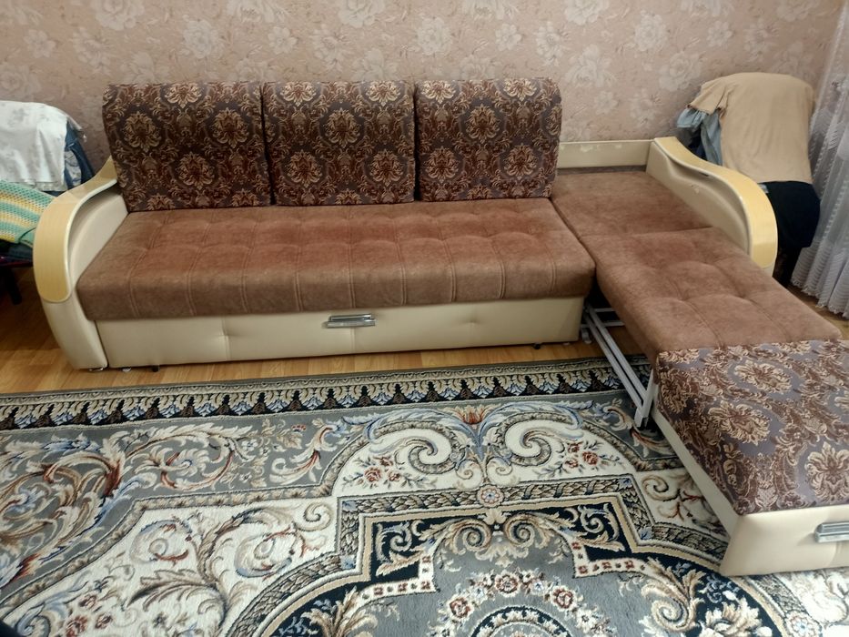 Диван в хорошем состоянии
