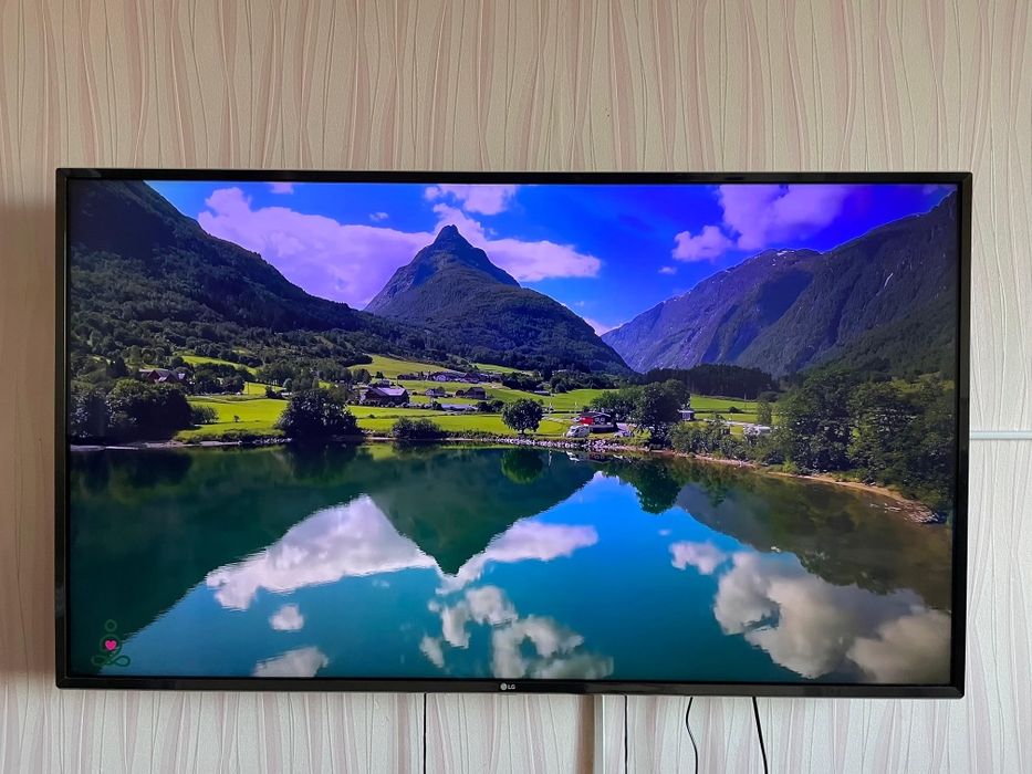 4К телевизор LG 140см Срочно Торг