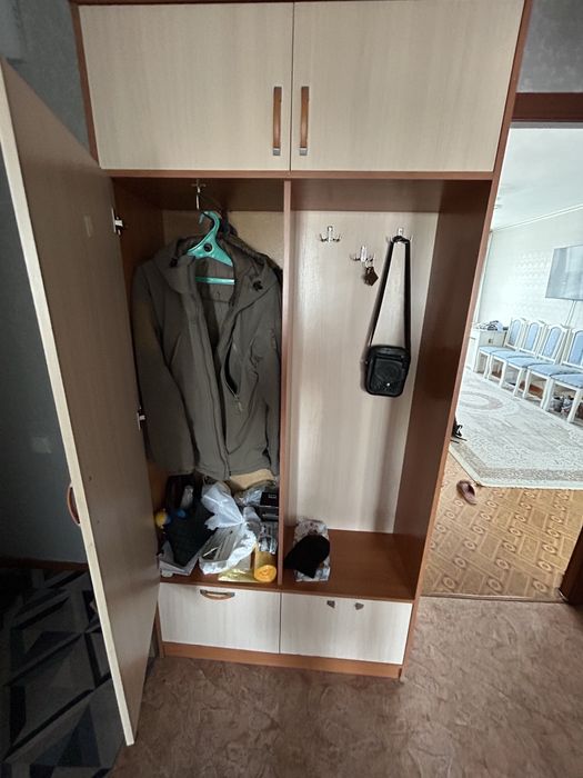 Продам шкаф для прихожей