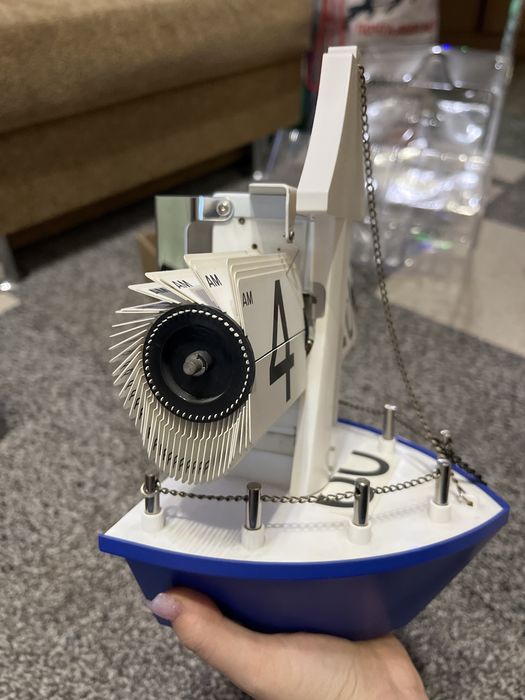 Подарок часы настольные мальчику