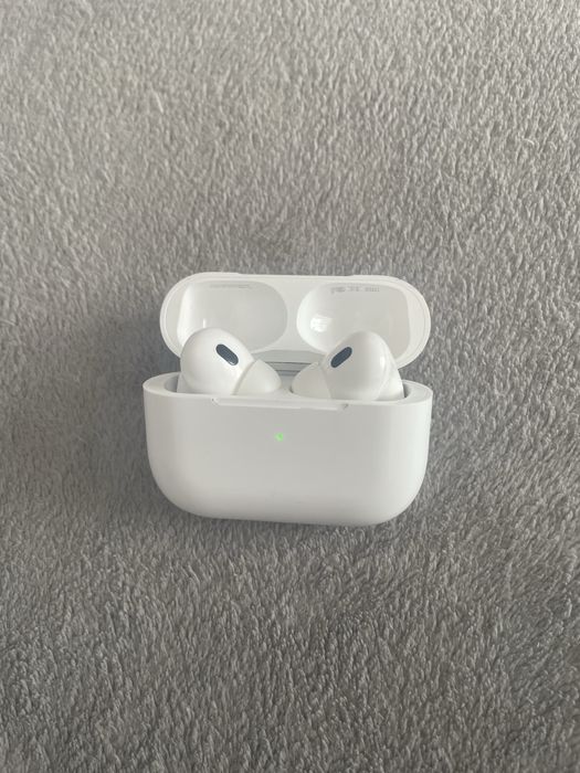 Продам наушники Airpods pro