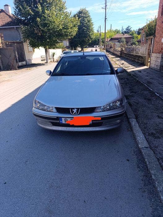 Продавам Пежо 406