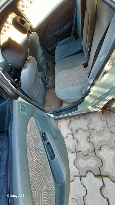 Продам авенсис 1998г.