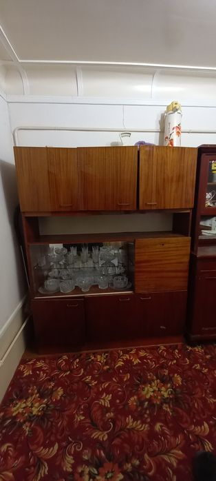 Стенка,  Сервант советский размер, ширина 150см.  Высота 200см