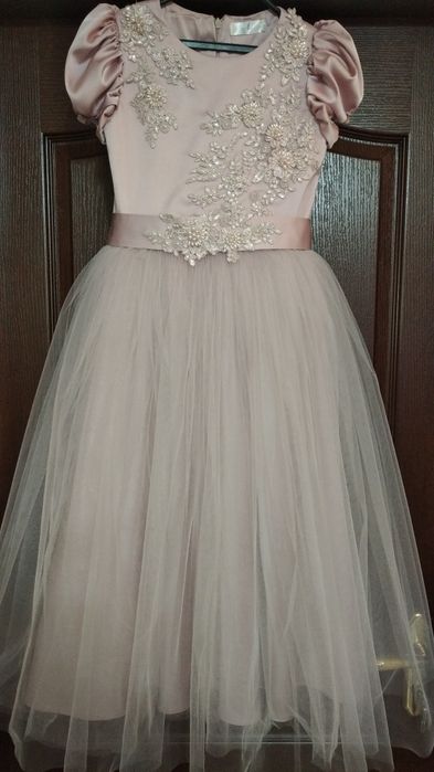 Продам детское нарядное платье