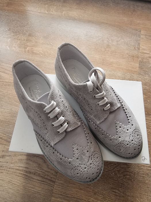Pantofi din piele Italia, noi, cu eticheta