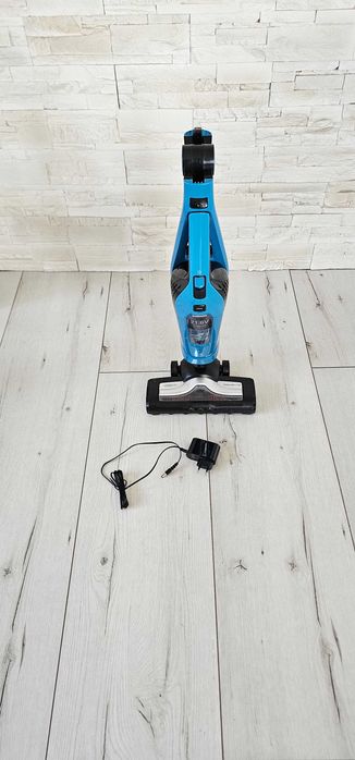 Продавам вертикална прахосмукачка ROWENTA Dual force 2 in 1