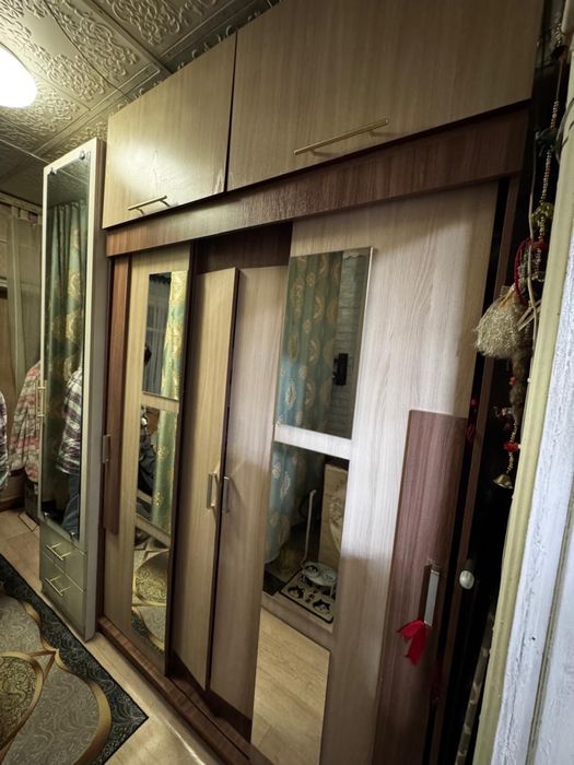 Продам шкаф с антесолью срочно