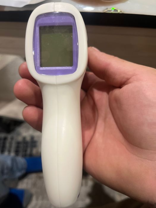 Нов Безконтактен дигитален термометър