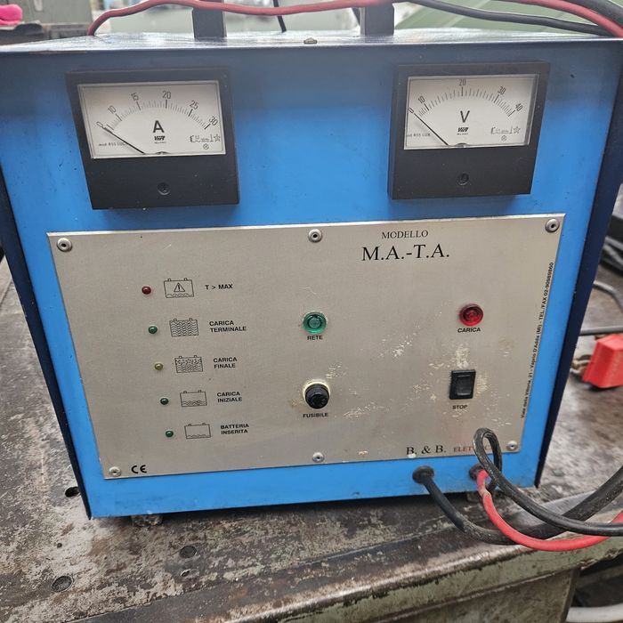 зарядно   24 волта,20 ампера