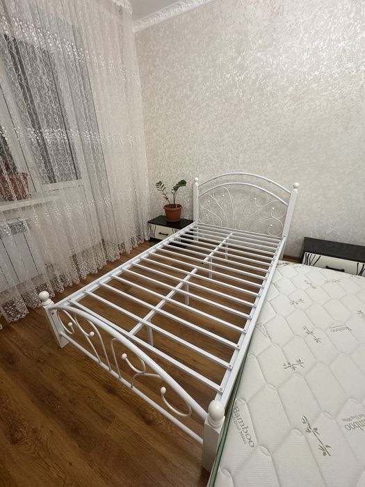 Кровать кованая с матрасом