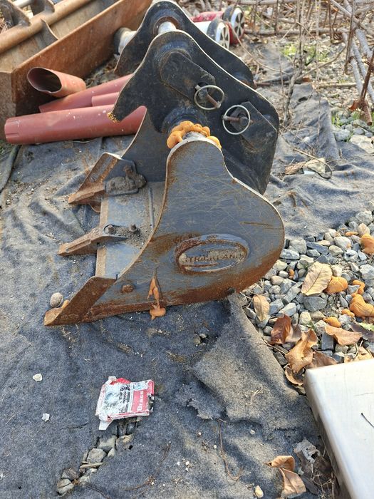 Cupe si prindere rapida  mecanica miniexcavator  2,5-3,5 tone