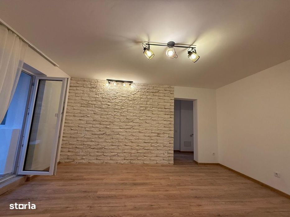 Apartament cu balcon și grădină, în Decebal - Dacia