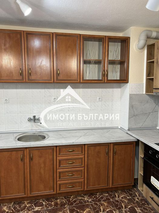 Продава се Тристаен апартамент в Карлово - 82 кв.м за 1690 €/кв.м - Снимка #2