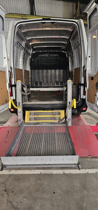 Lift auto pentru persoane cu handicap