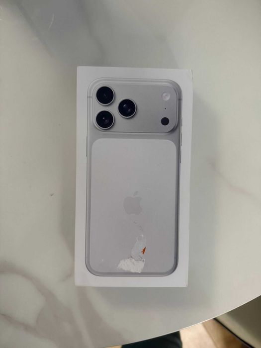 Cutie Iphone 17 ProMax