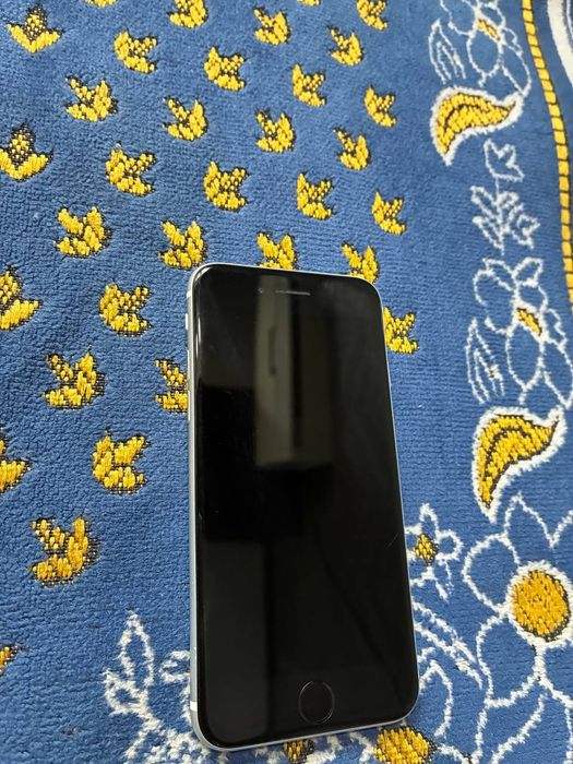 iPhone Se  64 78 yomkst srochna 2020