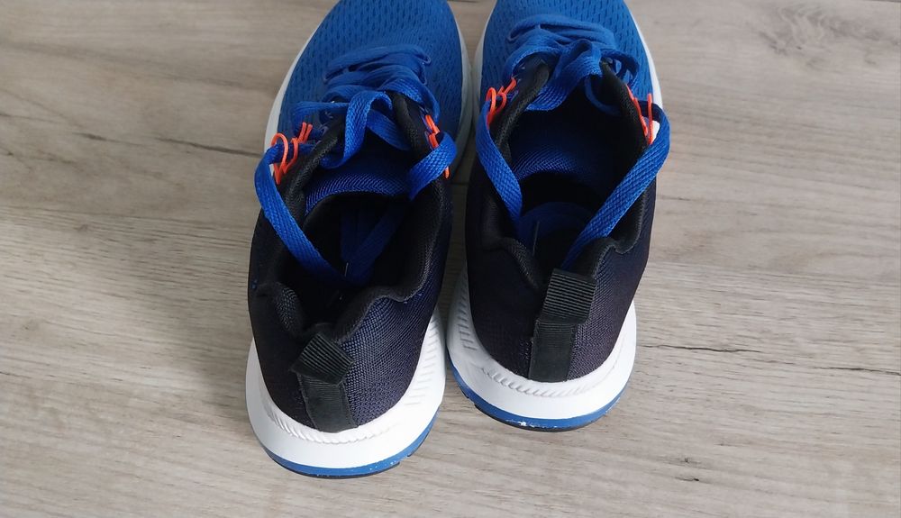 Маратонки 37 номер