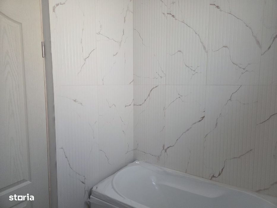 Apartament de vanzare 2 camere semidecomandat -  zona Bere - Pitesti