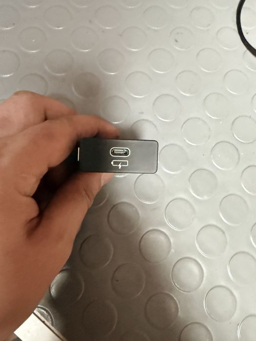 Bmw g30 g31 g11 usb порт, конзола , огледала капаци, лайсни,плафон,подлакътник части, духалки задни